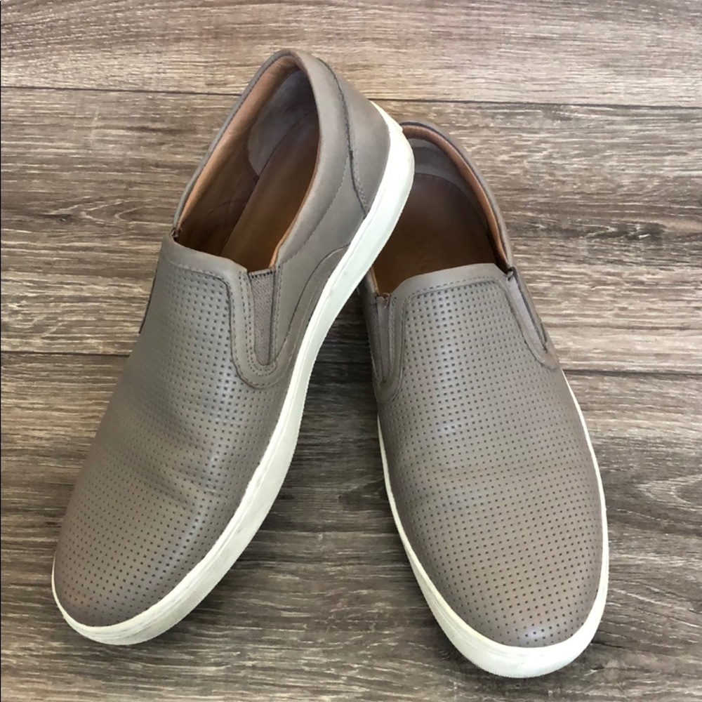 VINCE Perforated Slip-On Seakers